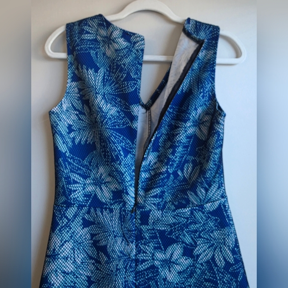 RED Saks Fifth Avenue Blue Tropical Botanical Fit & Flare Dress - V-Neck Mini - Picture 7 of 10